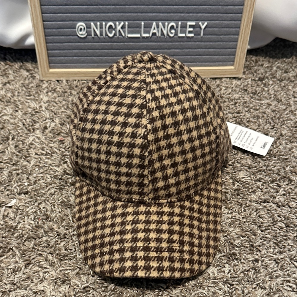 Brown Houndstooth Cap